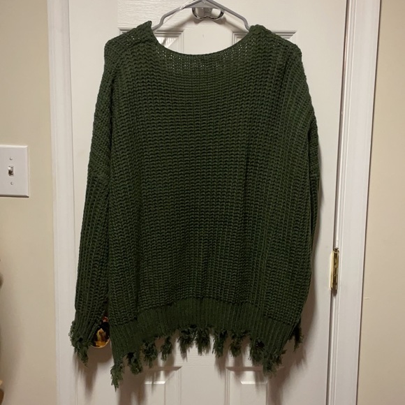 Dark green oversized sweater with fringe size small - Picture 2 of 4